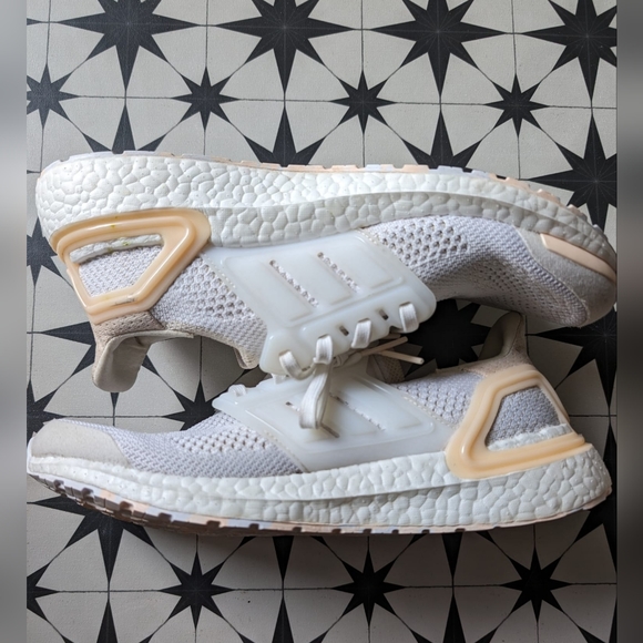 RARE Adidas Ultraboost 19.5 DNA - Picture 1 of 4